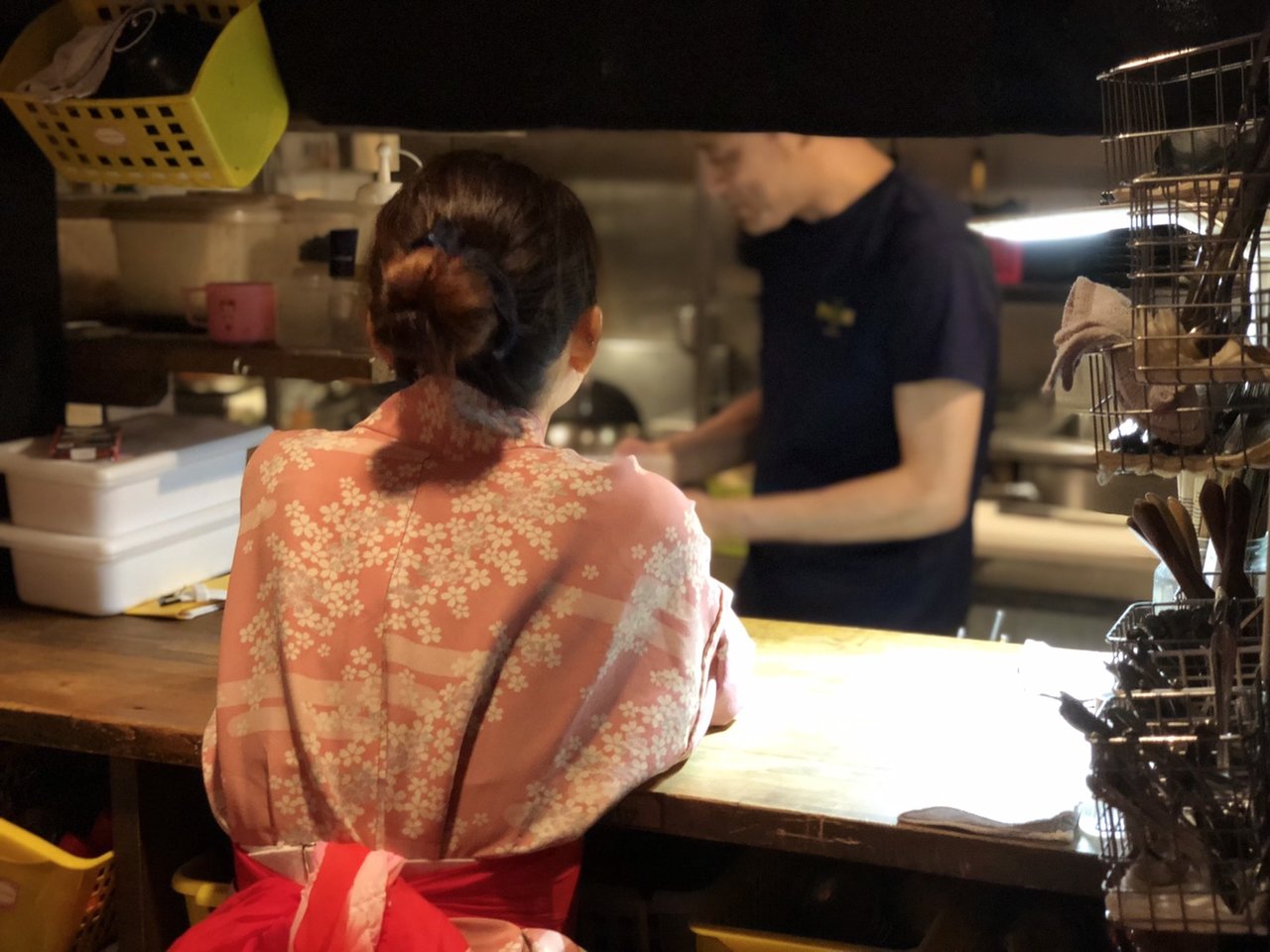 ねずみ小僧 岐阜駅前橋の居酒屋 バー ビアガーデン 厨房 キッチン